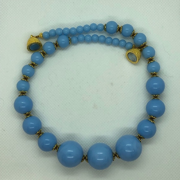 Magnetic Clasp Beaded Necklace - Picture 3 of 3